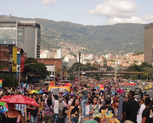 FotografoFoto Alcaldía de Medellín:85.000 personas marcharon y festejaron en Medellín por los derechos de la población LGBTIQ+.